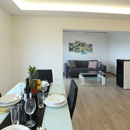 Villa Dragi With Pool, Sauna, & Whirlpool Abbázia Szoba fotó