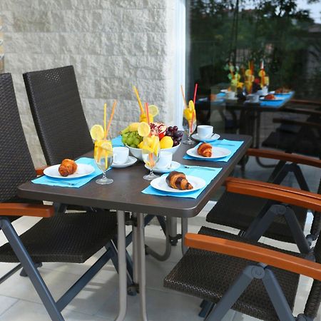 Villa Dragi With Pool, Sauna, & Whirlpool Abbázia Szoba fotó