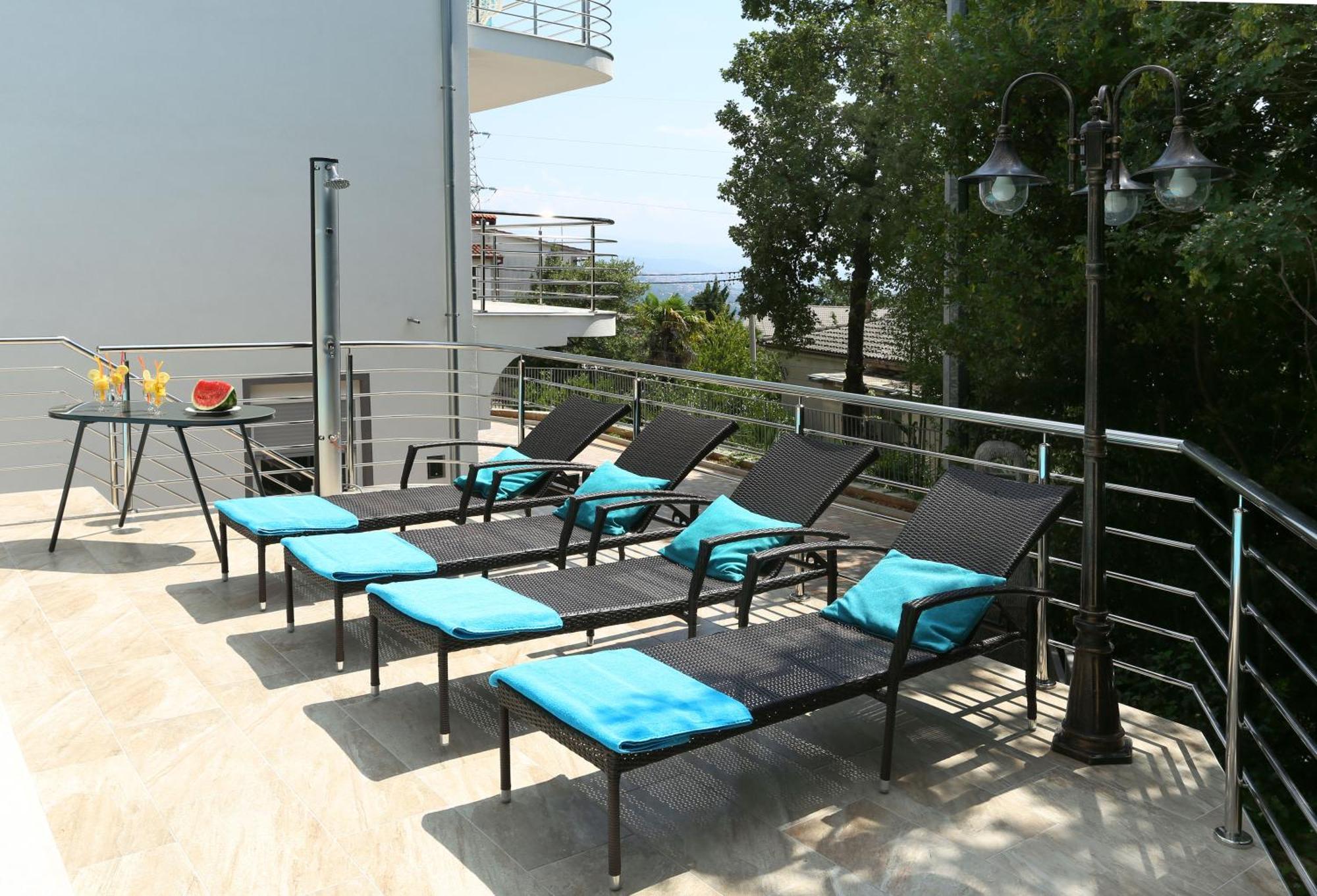 Villa Dragi With Pool, Sauna, & Whirlpool Abbázia Szoba fotó