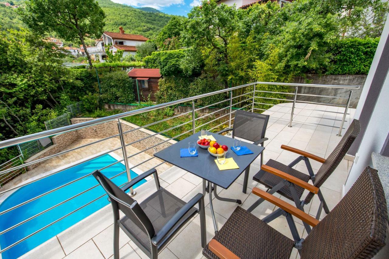 Villa Dragi With Pool, Sauna, & Whirlpool Abbázia Szoba fotó